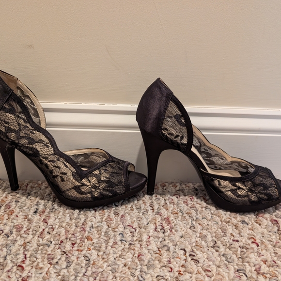 Lulu Townsend Black Lace Peep-Toe Heels - Picture 2 of 4